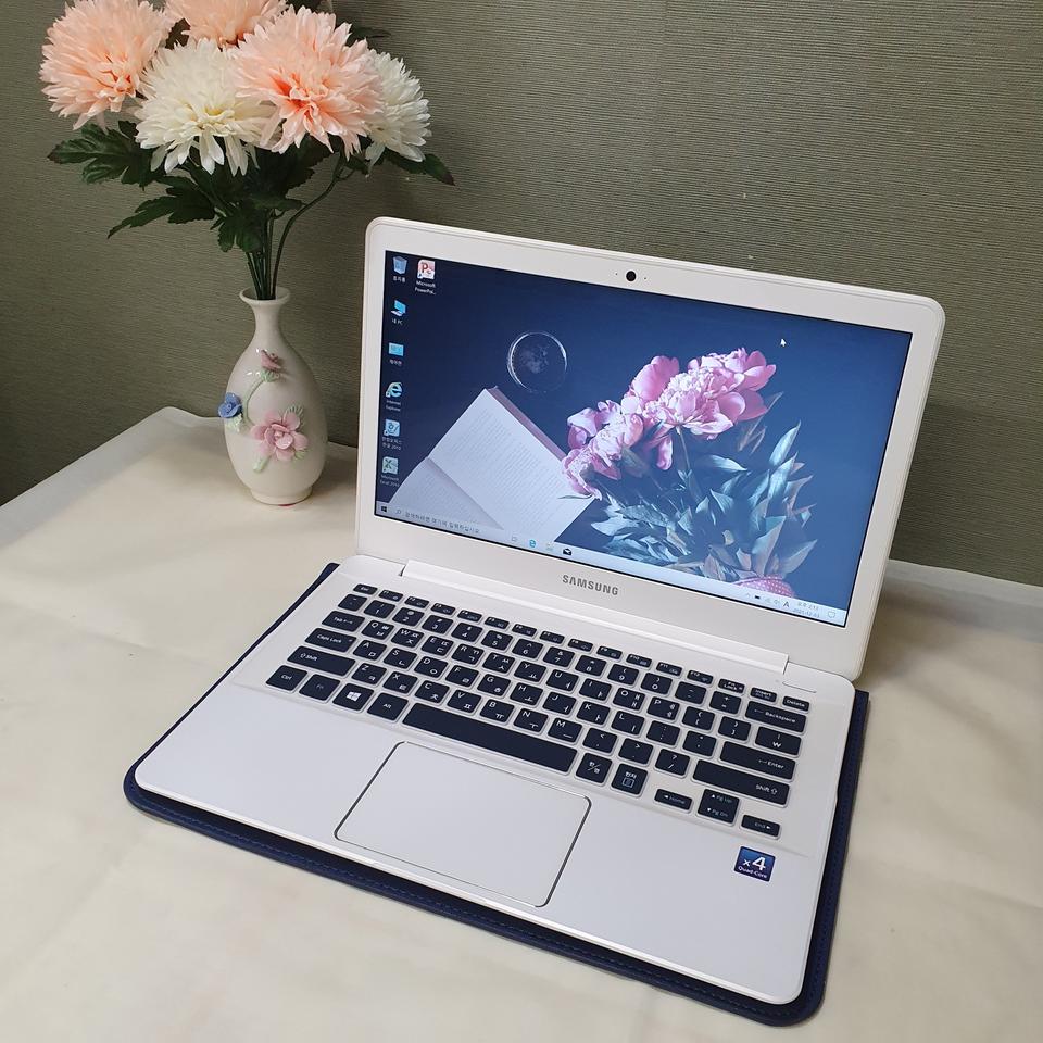 안전 삼성울트라북 NT905S3K AMD / 4G / SSD128 인강