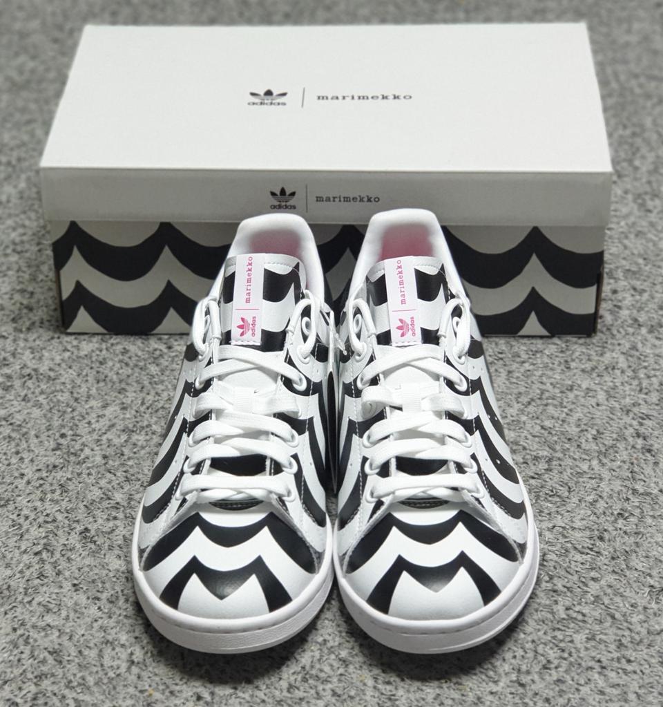 새상품)아디다스 마리메꼬 스탠스미스 사이즈 235