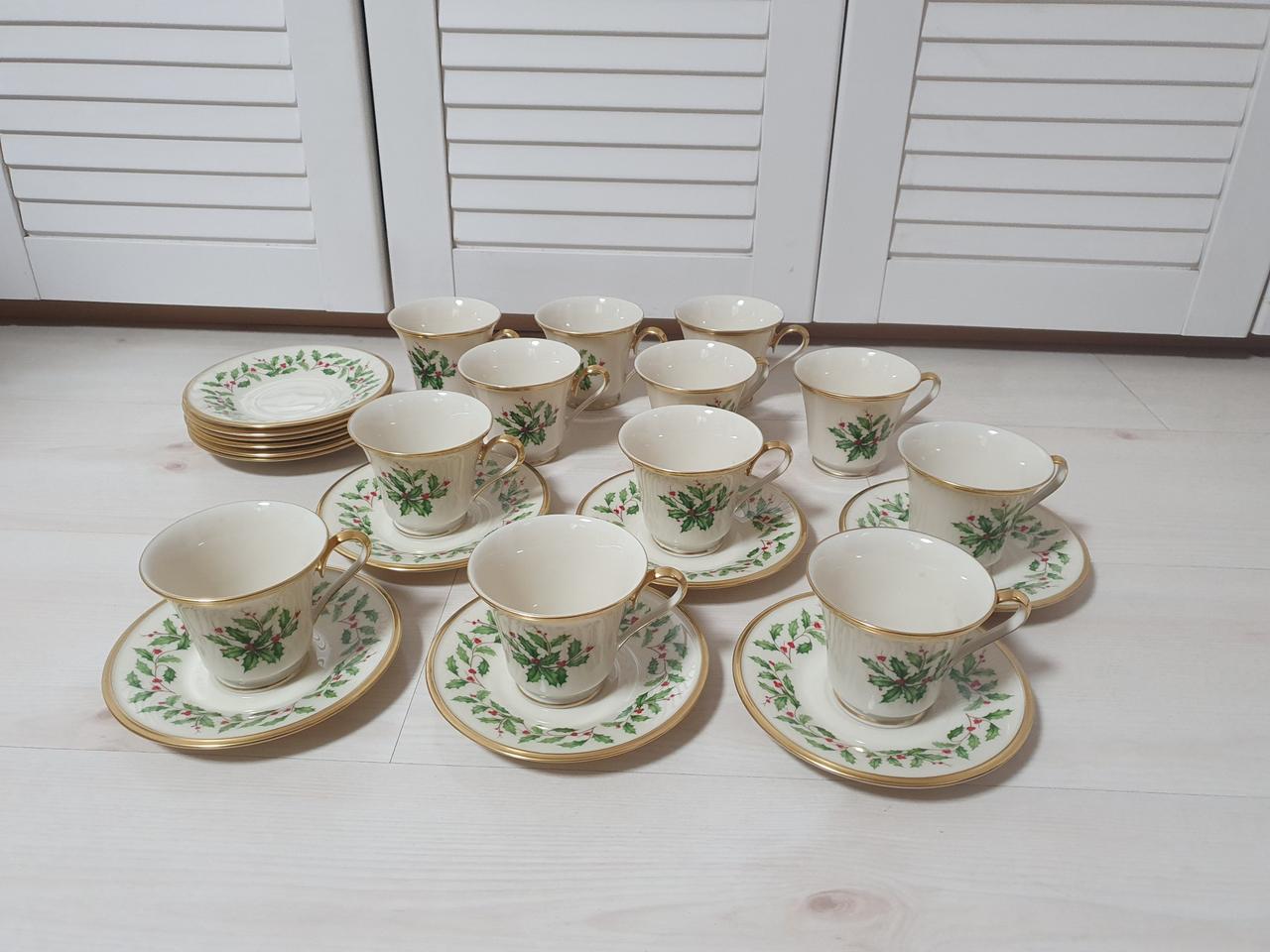 레녹스 홀리데이 커피잔+소서 (1셋트 가격이에요)