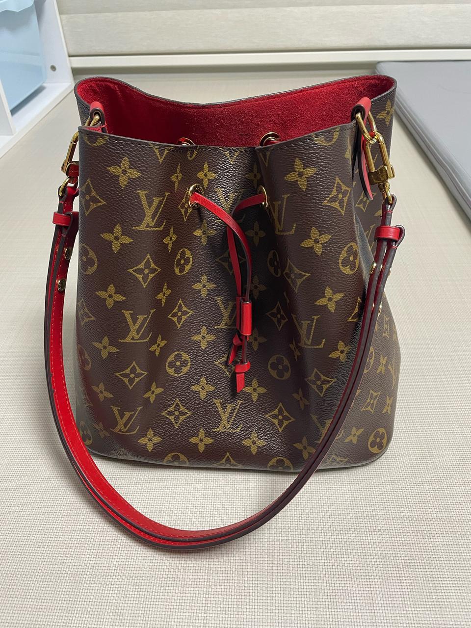 루이비통 네오노에 빨강