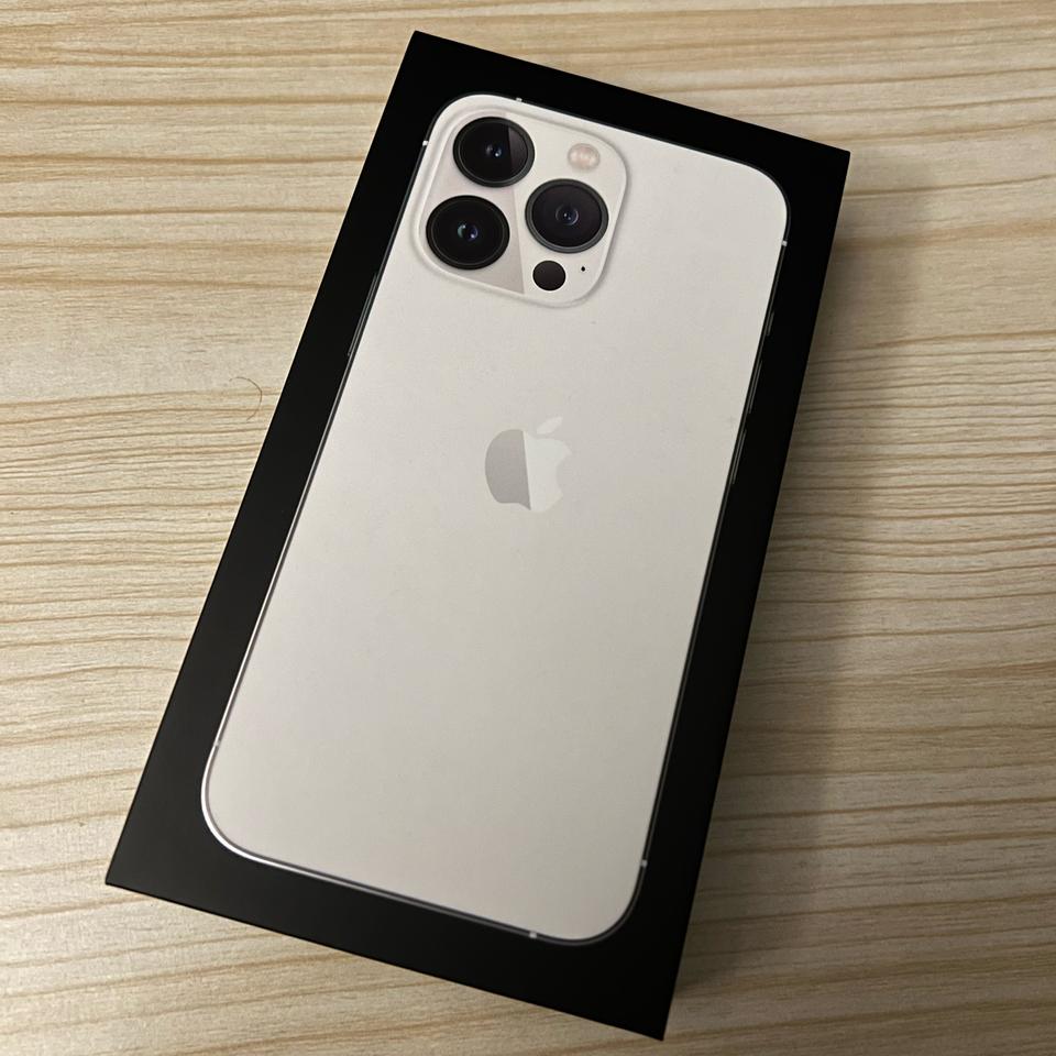 아이폰13프로 128 실버 미개봉 자급제