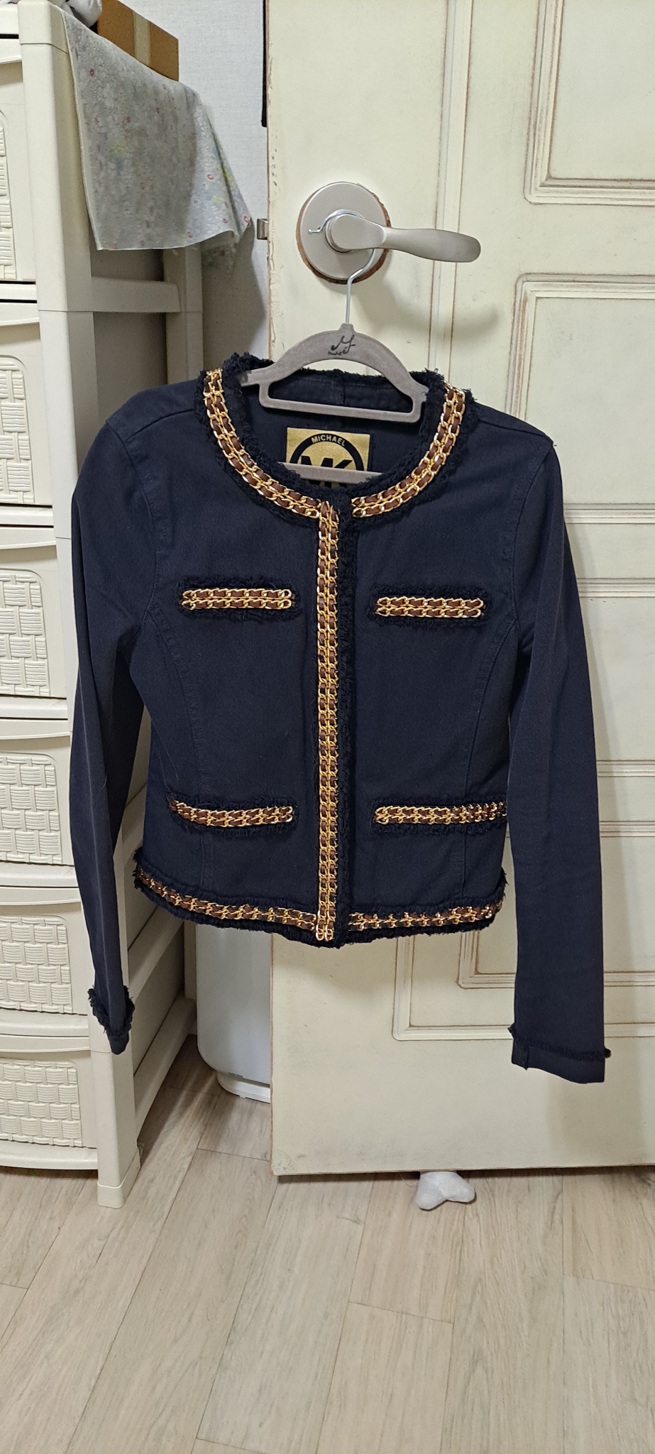 이사로 정리합니다.