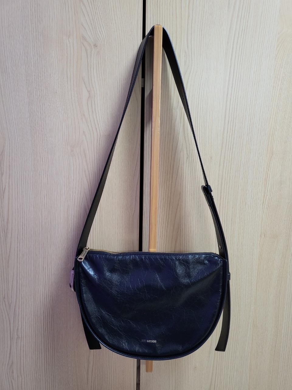 크로스백 (조이 그라이슨)