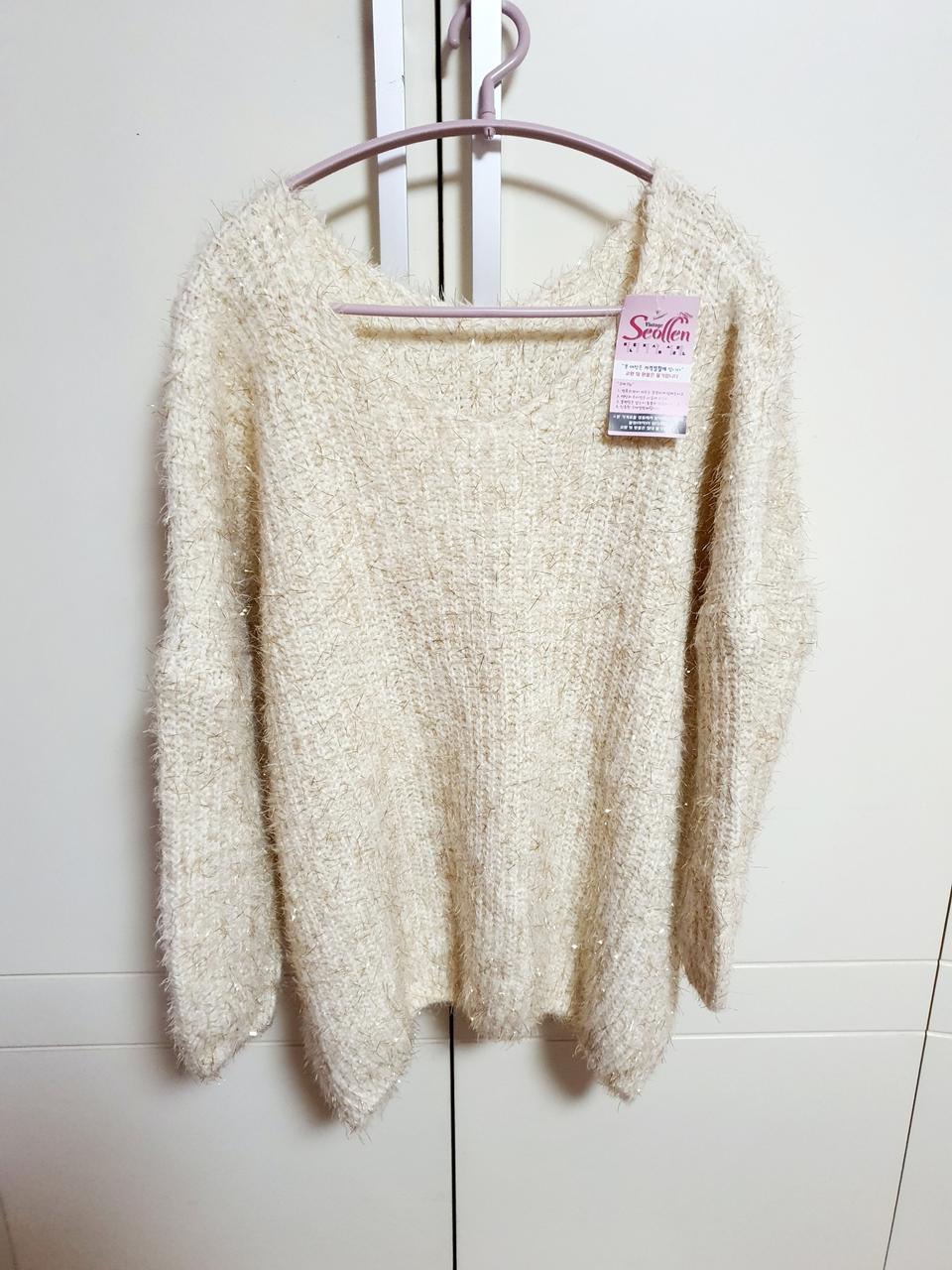 (새상품)브이넥 니트♡