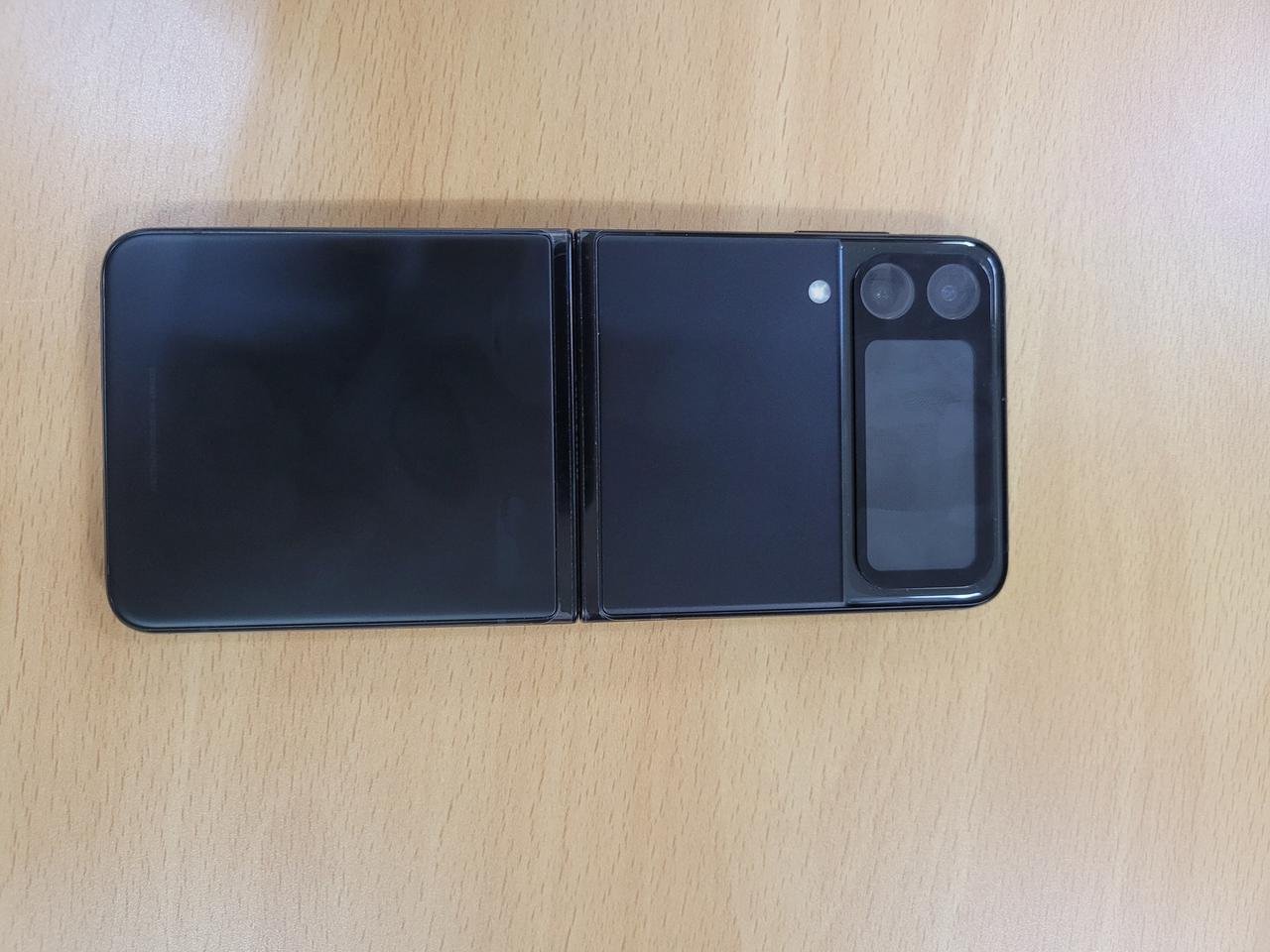 갤럭시 Z 플립3 팬텀블랙 256GB S급 자급제 판매합니다