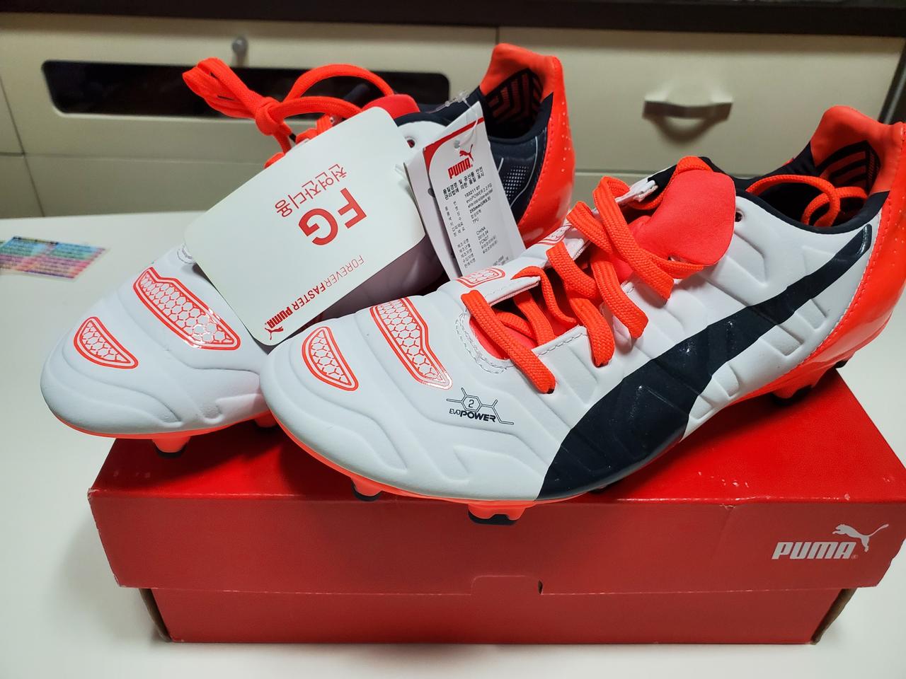 (새상품)퓨마축구화