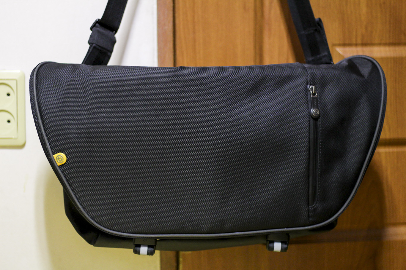 Booq Boa nerve 메신저백