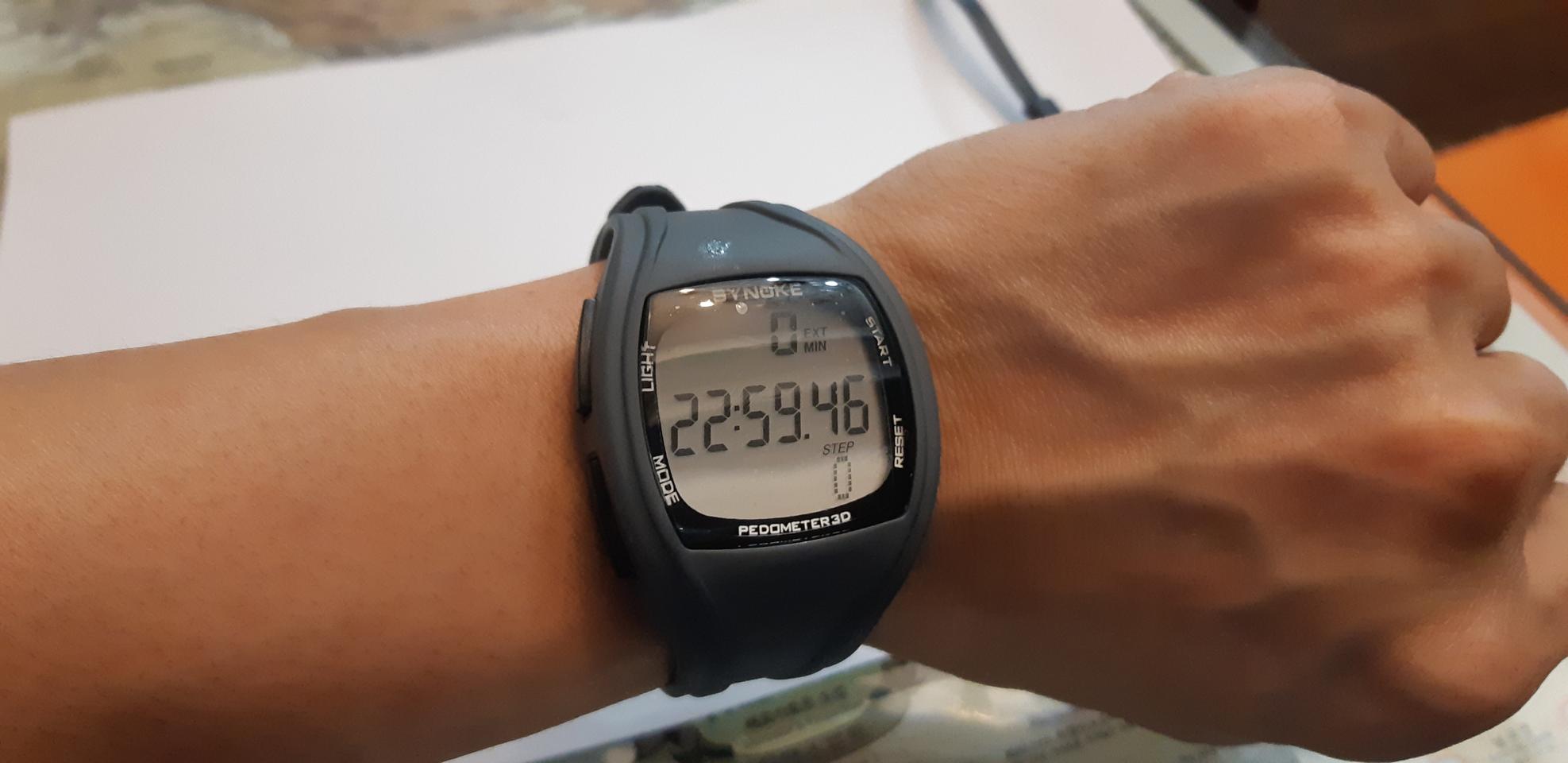 전자시계. 만보기 겸용