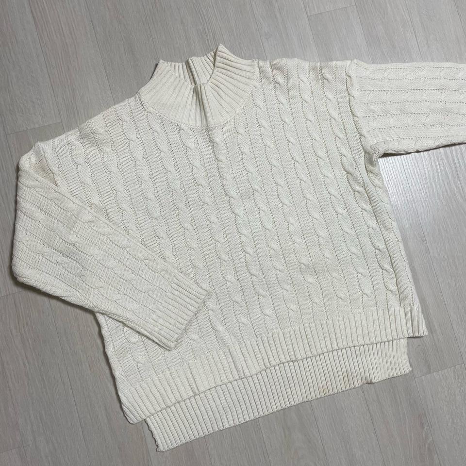 반폴라 꽈배기니트