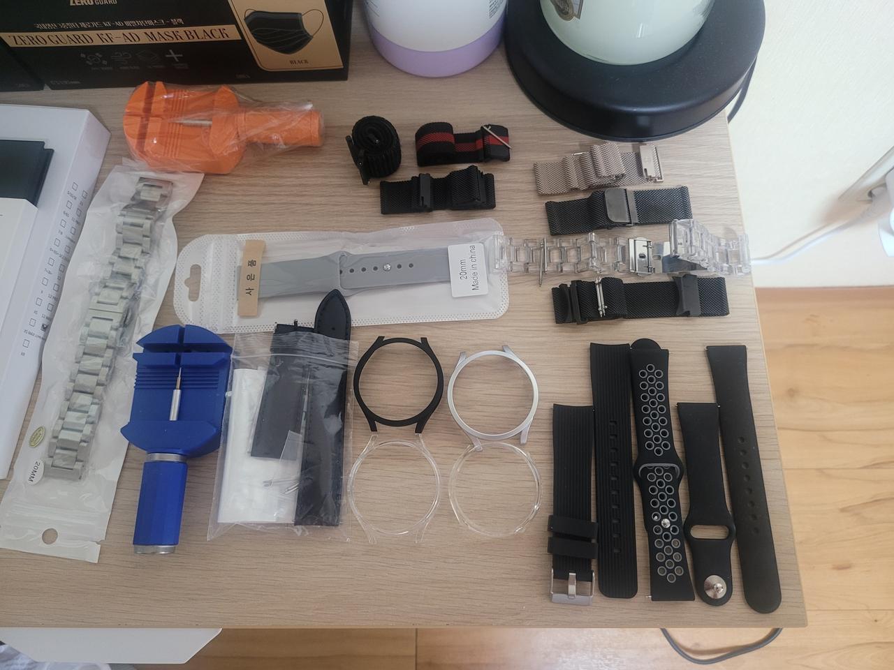 갤럭시 워치 스트랩 20mm 및 워치4 케이스 팝니다