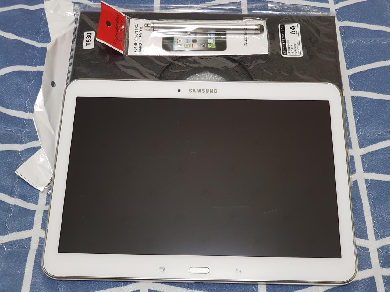 갤럭시탭4 화이트 32기가 팝니다.