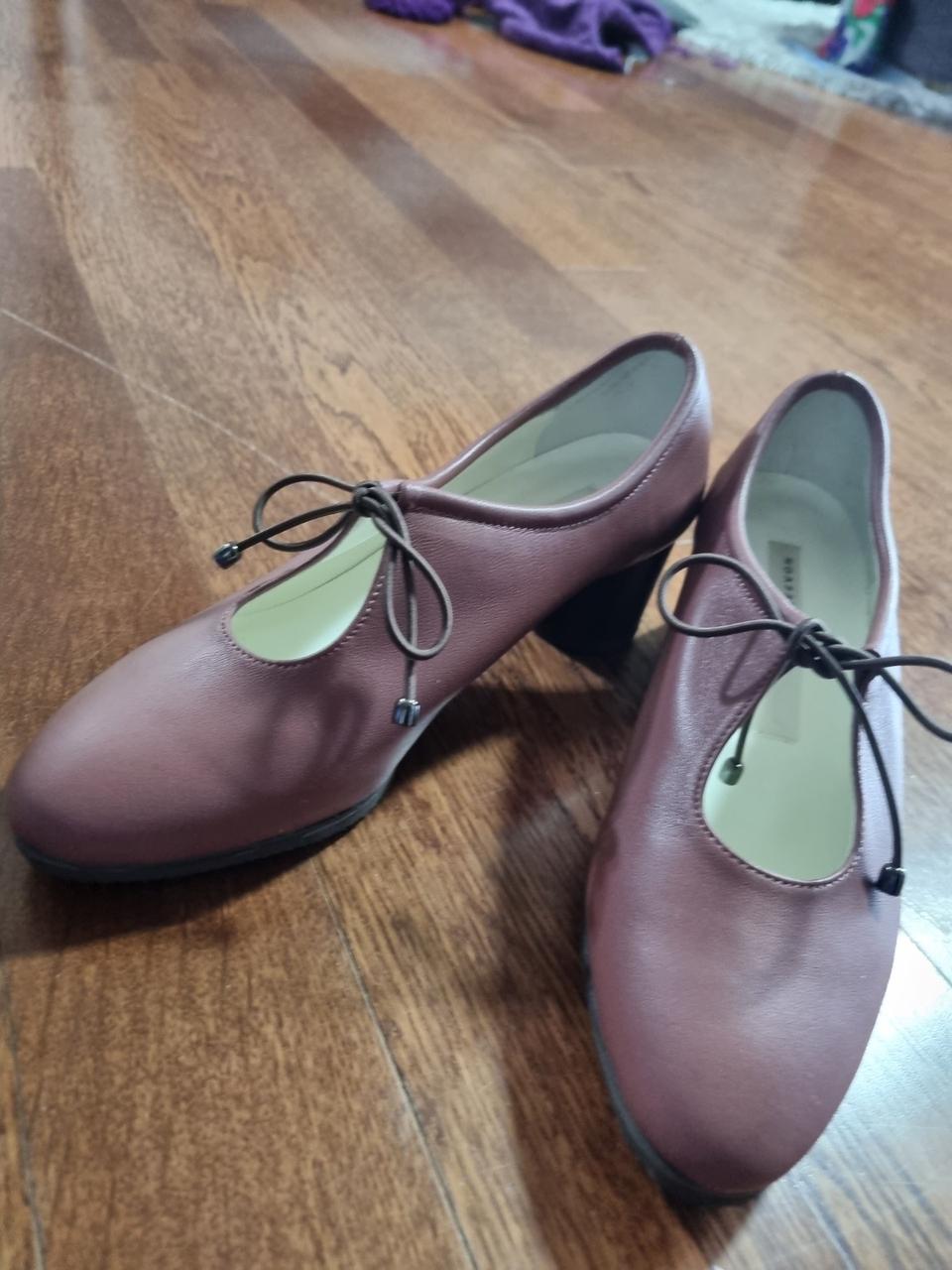 레니본 둥근코 구두 225 (너무 새거)