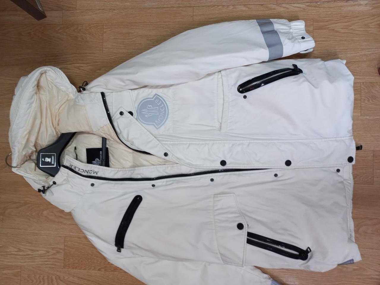 몽클레오 오프화이트 콜라보