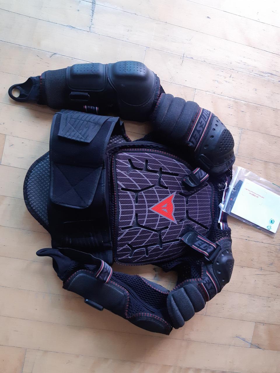 [새상품] 다이네즈 망사 프로텍터 자켓 XS