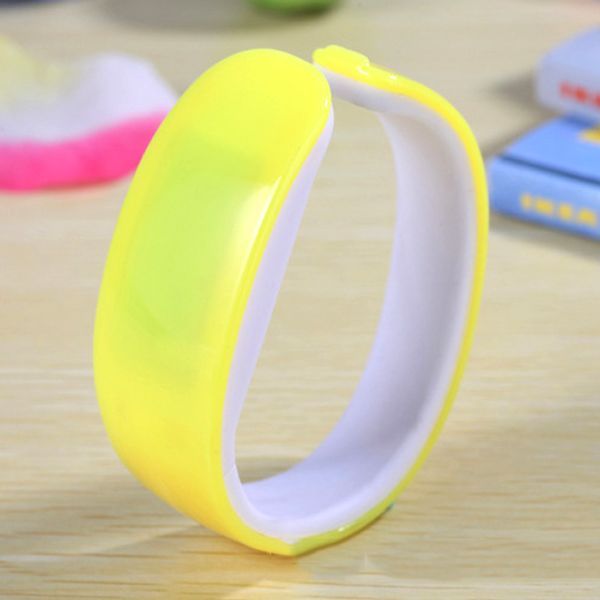 NEW LED 노랑색 팔찌형 패션 손목 시계 선물 기념 학생 인기 디지털