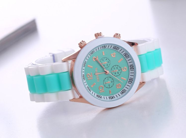 NEW 흰색 바탕 연초록색 인기 학생용 시계 아동 선물 watch 유치원 초등학생