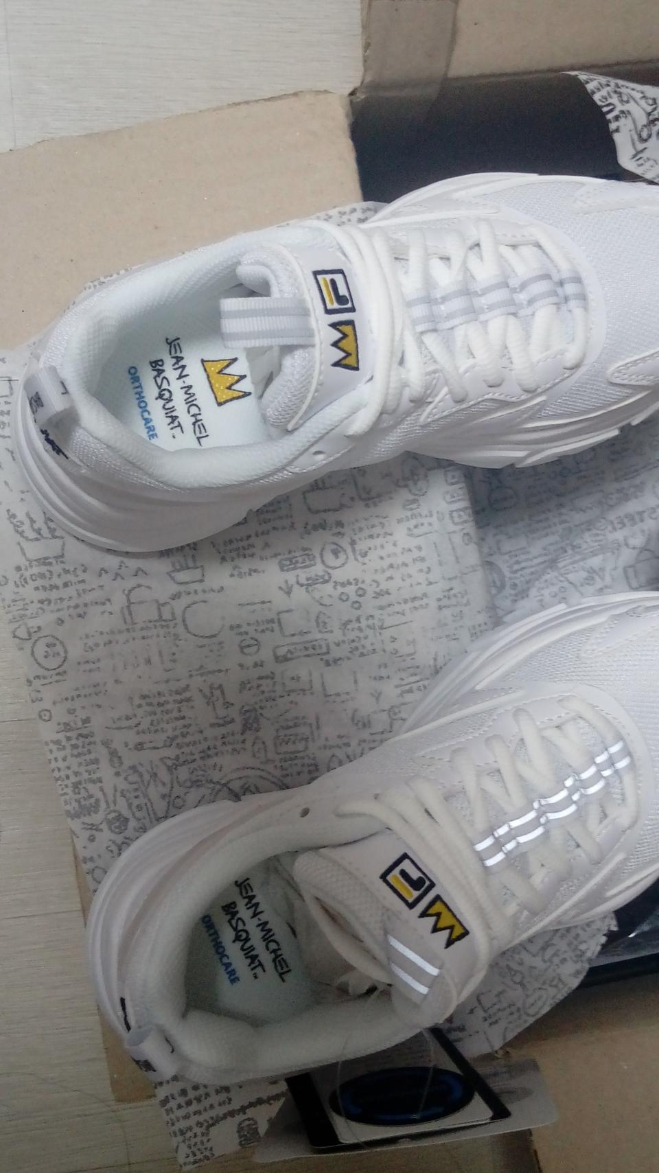 바스키아x휠라 콜라보 스니커즈 225