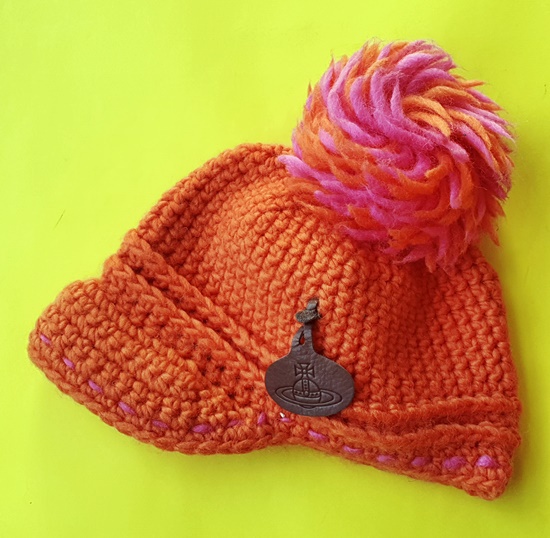 비비안웨스트우드 가죽 오알비 방울모자