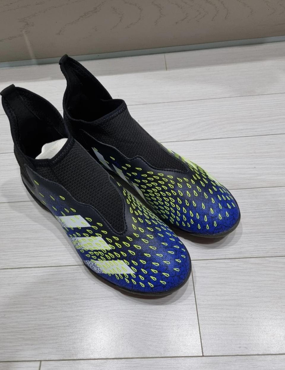 아디다스 풋살화 240 팝니다~