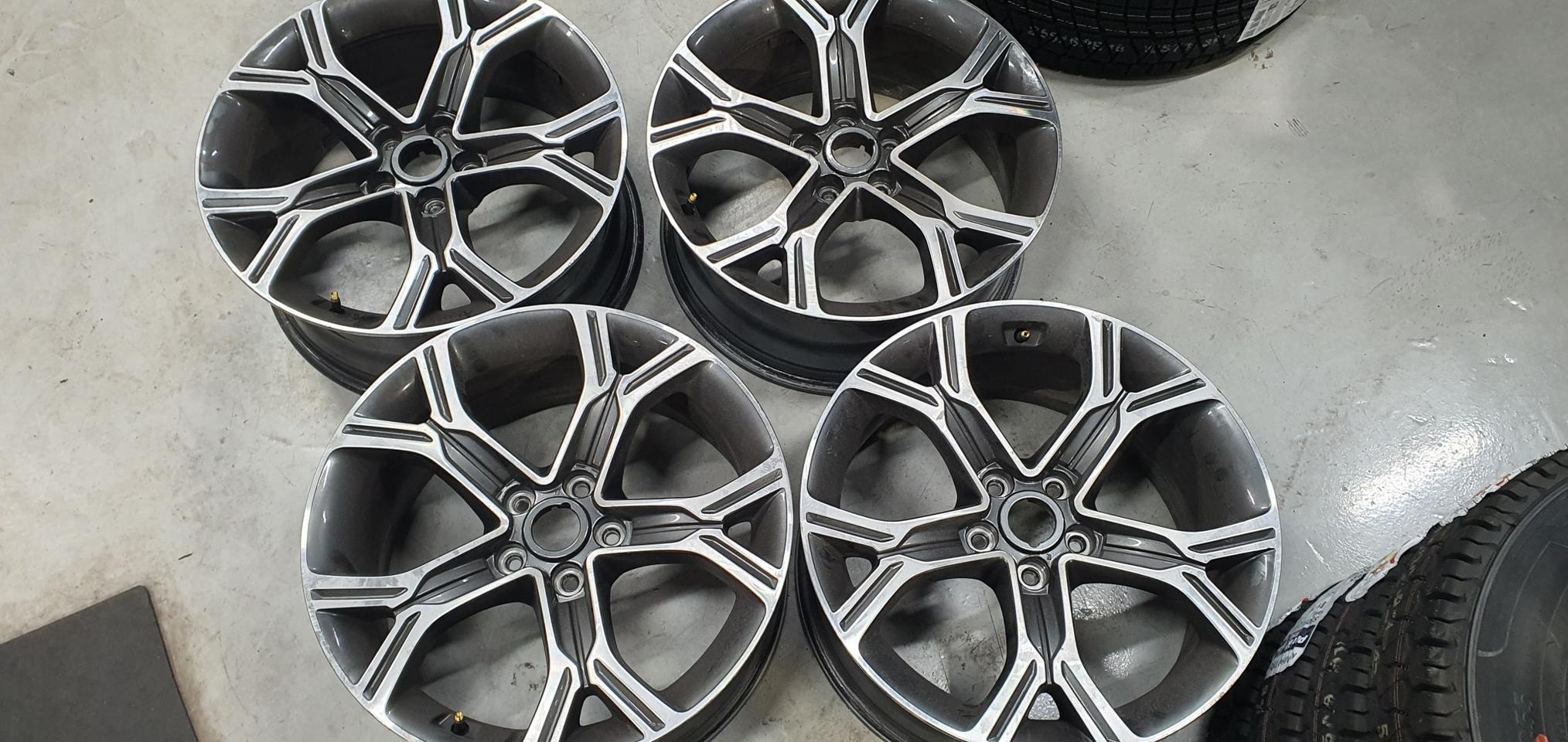 기아 순정 스팅어 19인치 중고휠