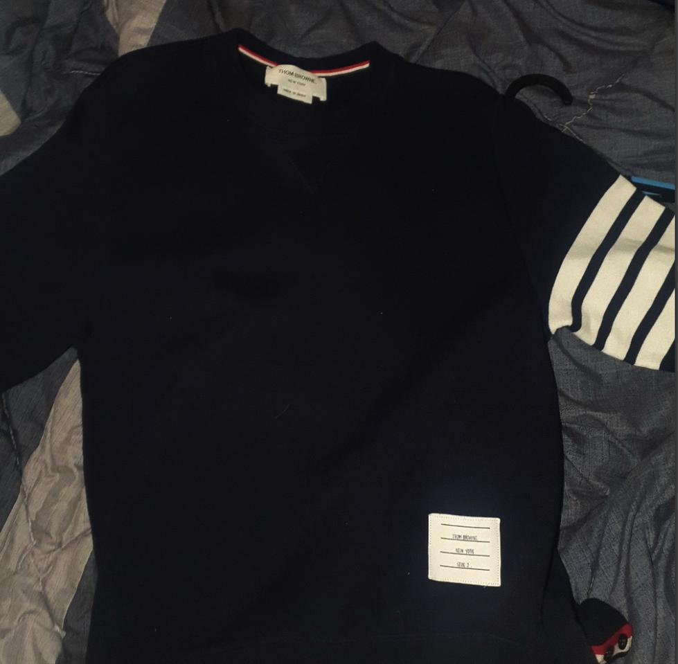 톰브라운 맨투맨 급쳐 !