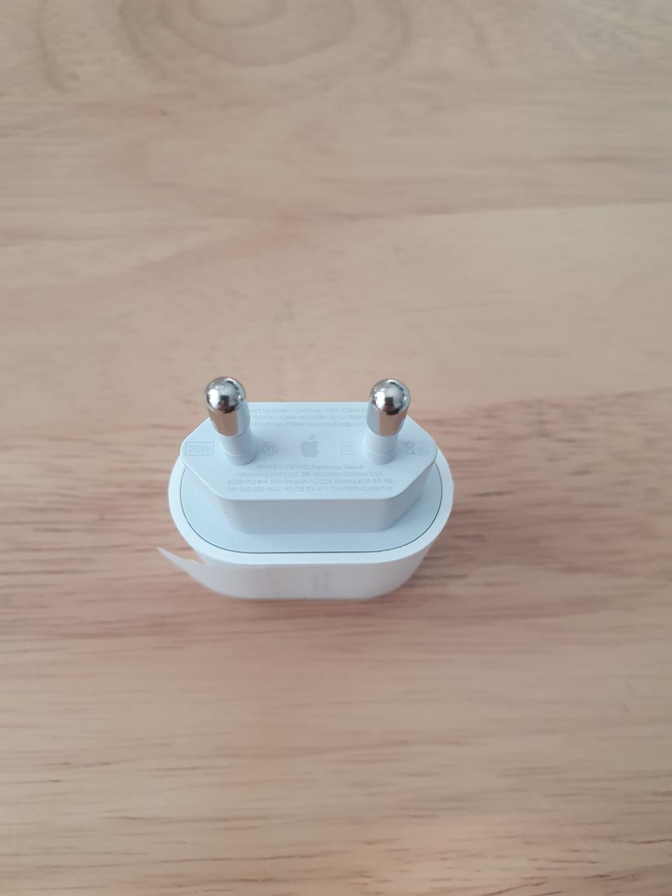 미개봉 정품 아이폰 초고속20w 충전기