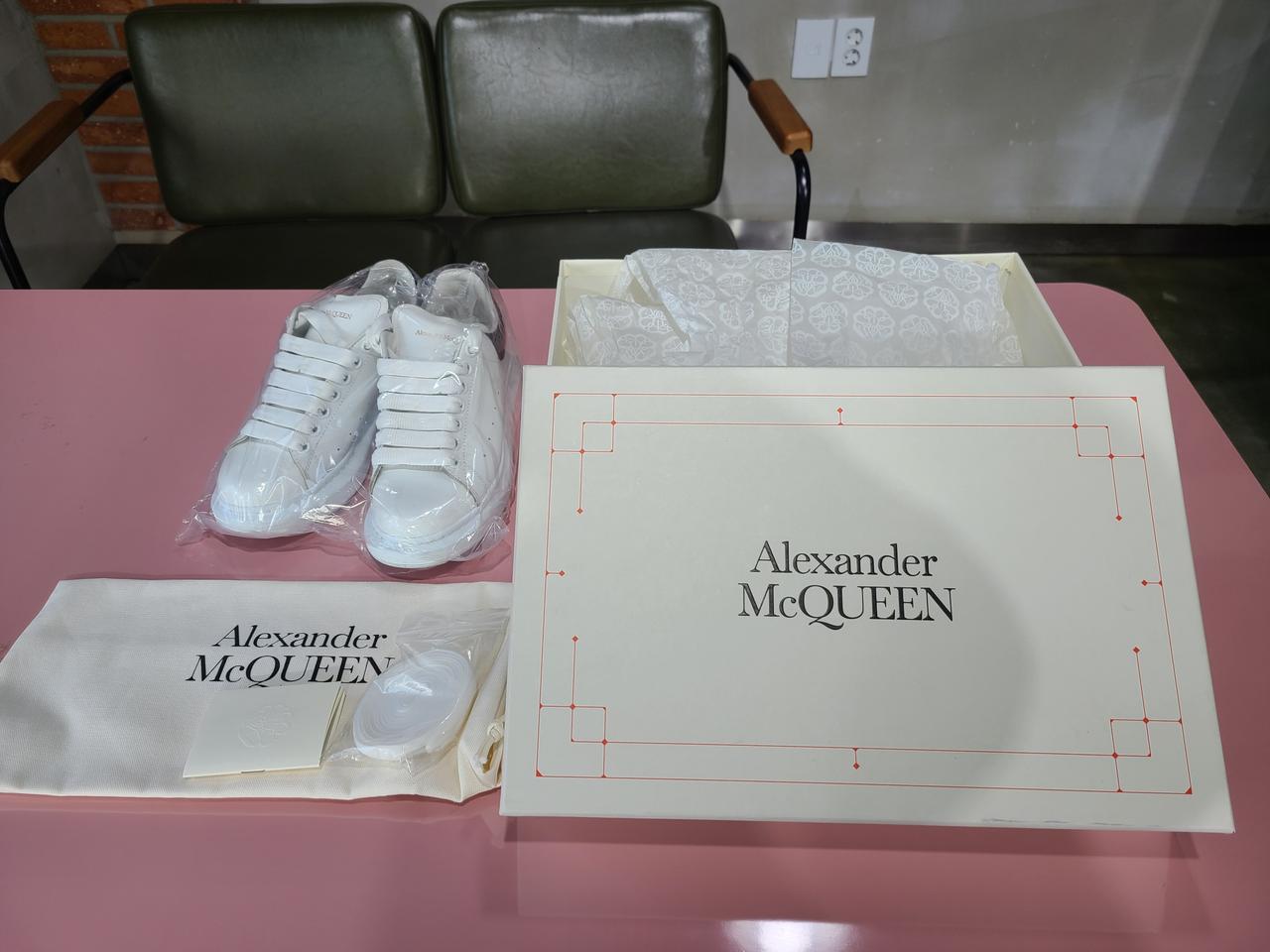 알렉산더 맥퀸 (오버솔 스니커즈 블랙탭)