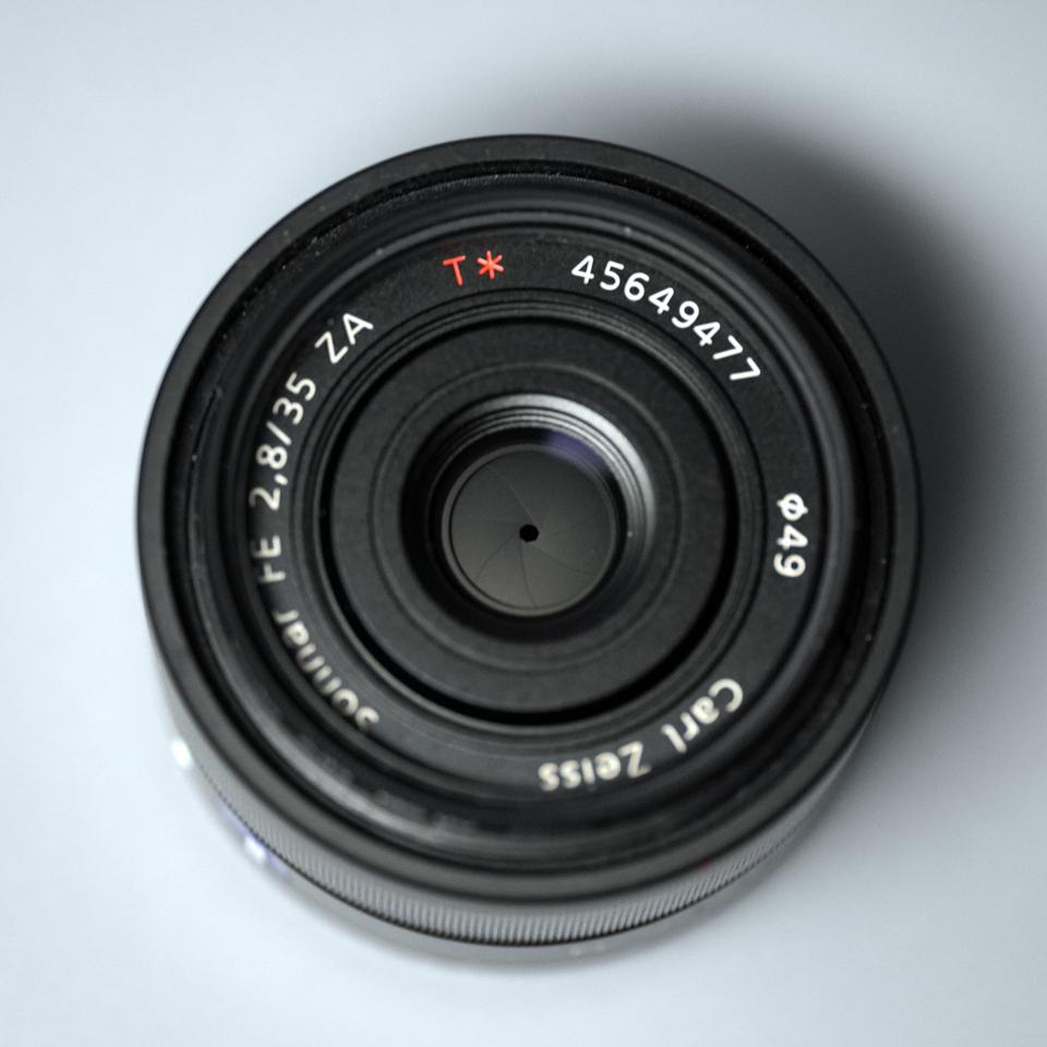 소니 풀프레임 FE 35mm F2.8 ZA 자이쯔렌즈
