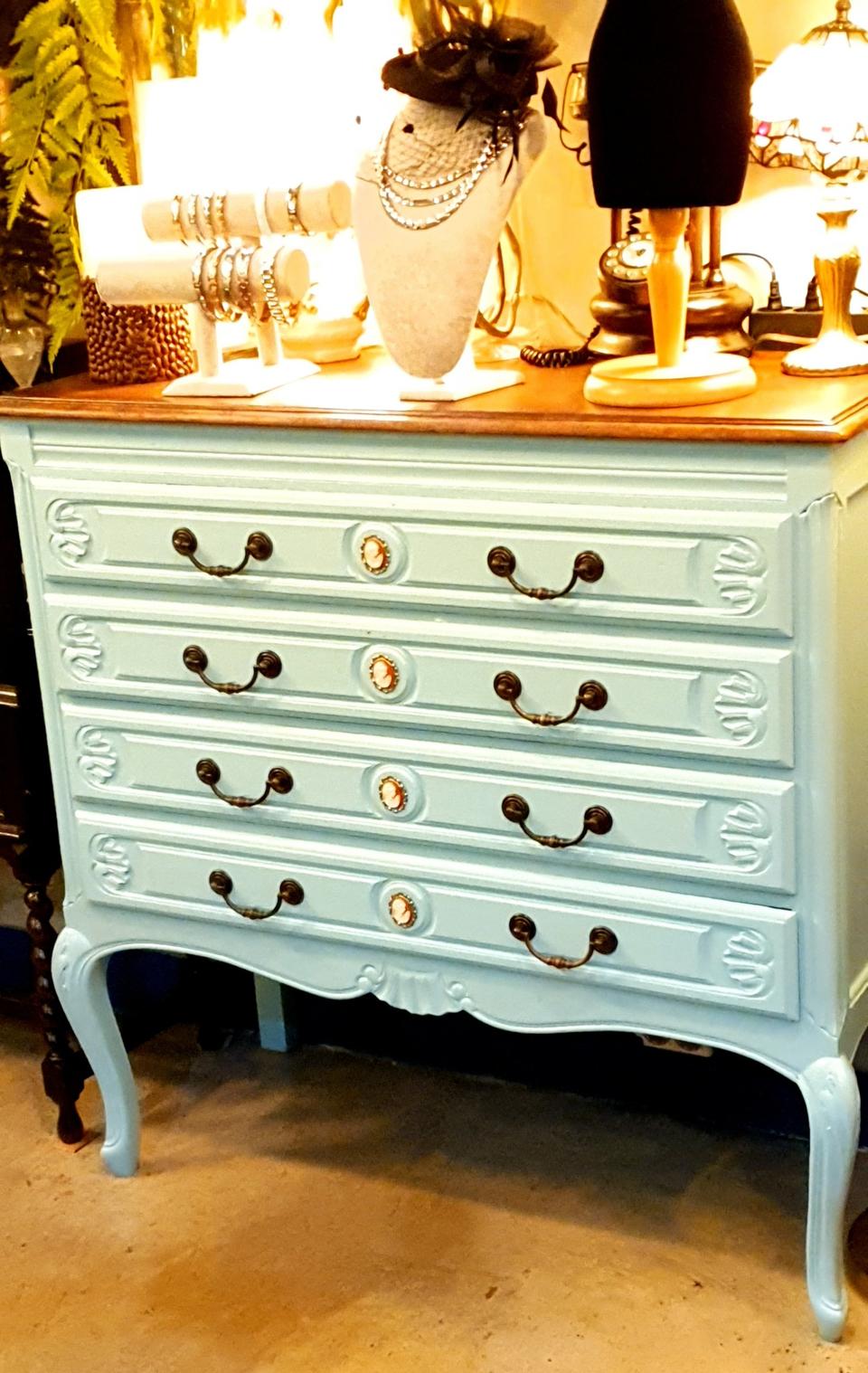 엔틱가구수납장장식장 (처리중)