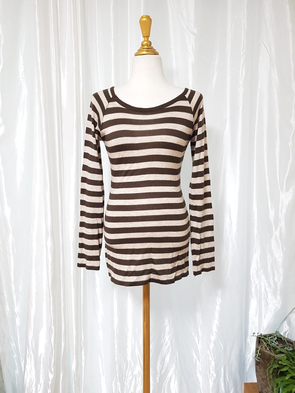 줄가라 니트소재 긴팔 ~