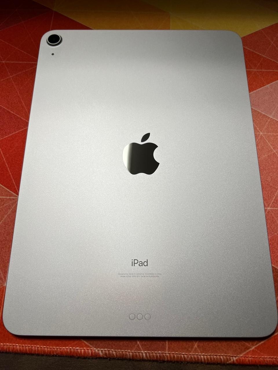 아이패드 에어4 64g wifi 실버 팝니다
