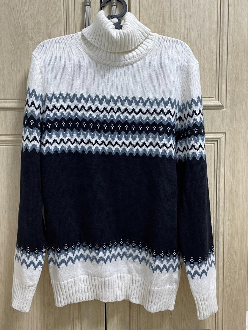 남자 목폴라 니트