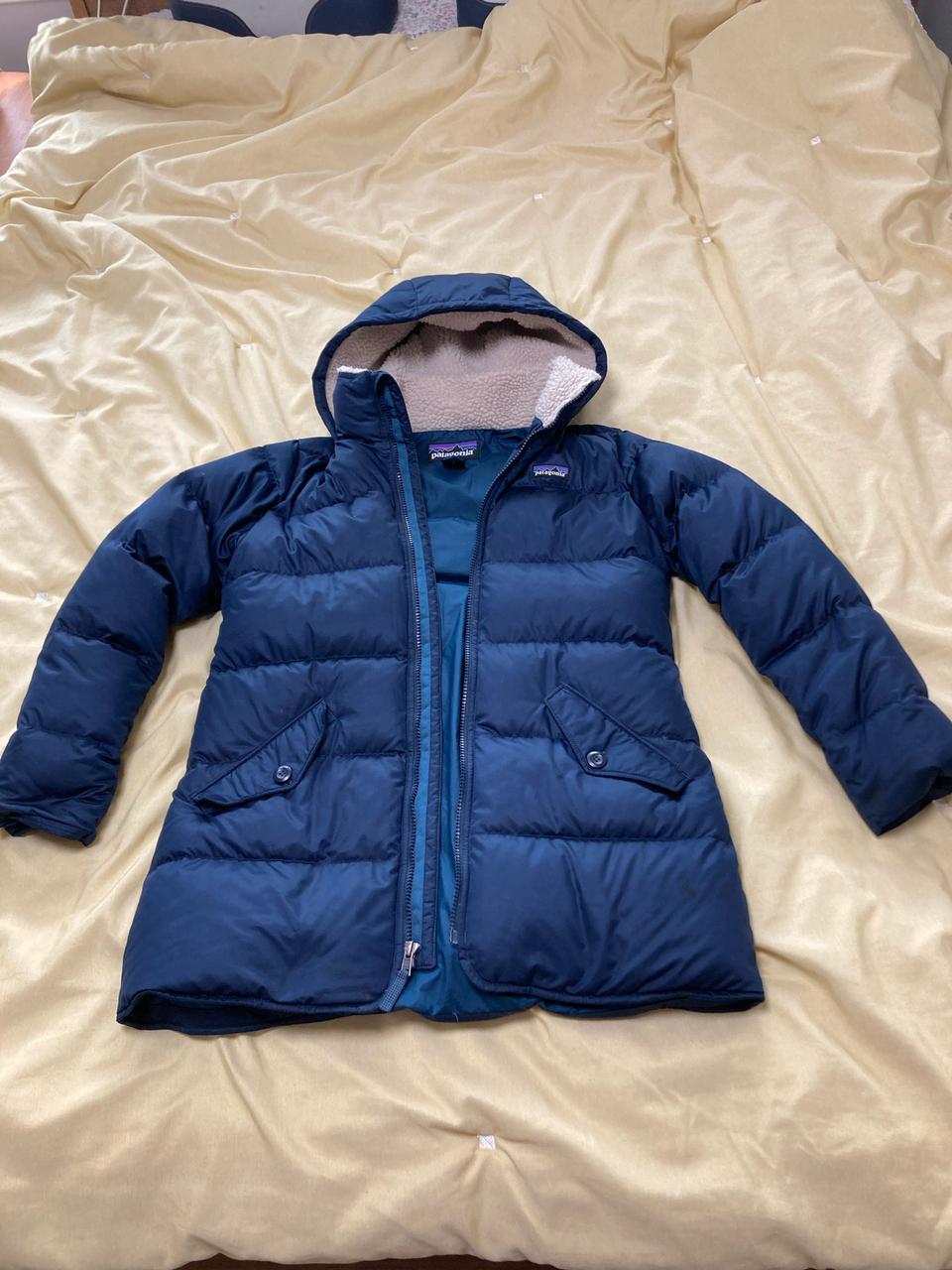 파타고니아 유아 L 덕다운 판매 합니다.