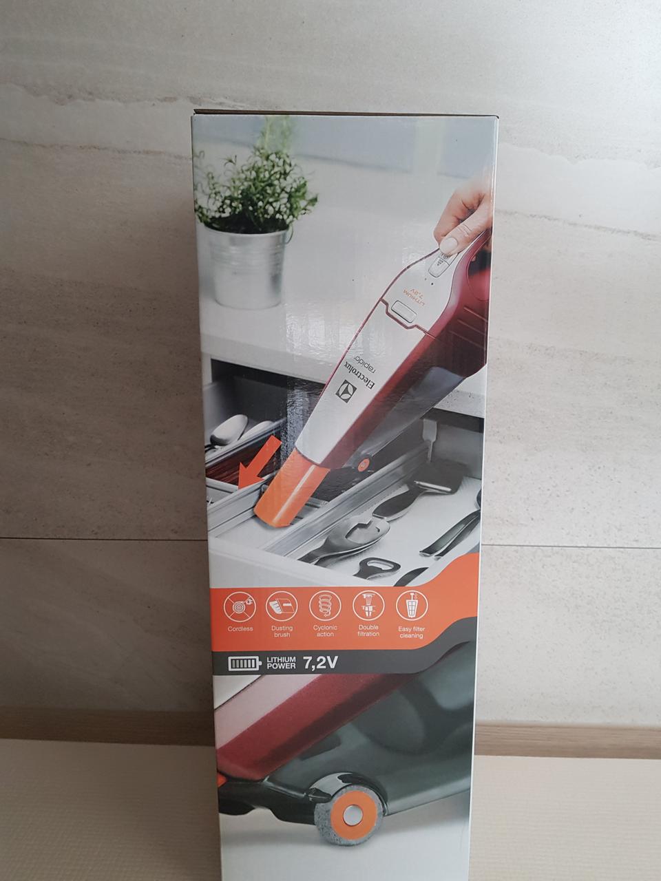 일렉트로룩스 청소기. 새상품.