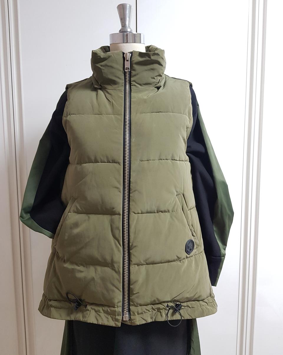 질스튜어트 a라인 패딩 조끼