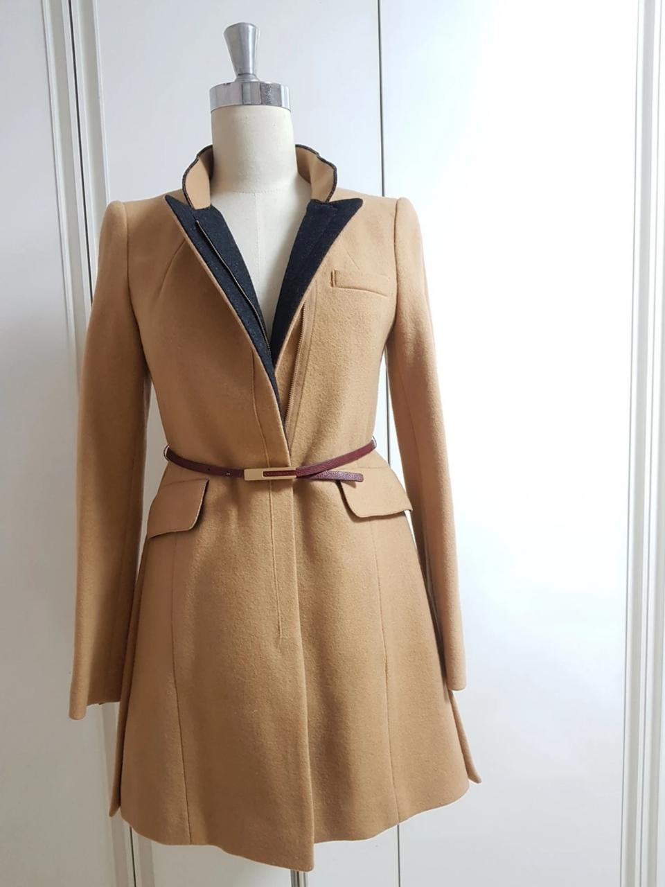 질스튜어트 ㅡ 카멜 엣지 코트 55