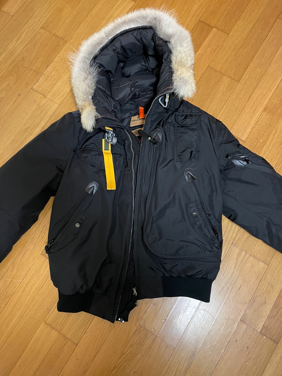 {정품판매}파라점퍼스 21fw 고비 패딩팝니다 명품의류 명품패딩숏패딩판매