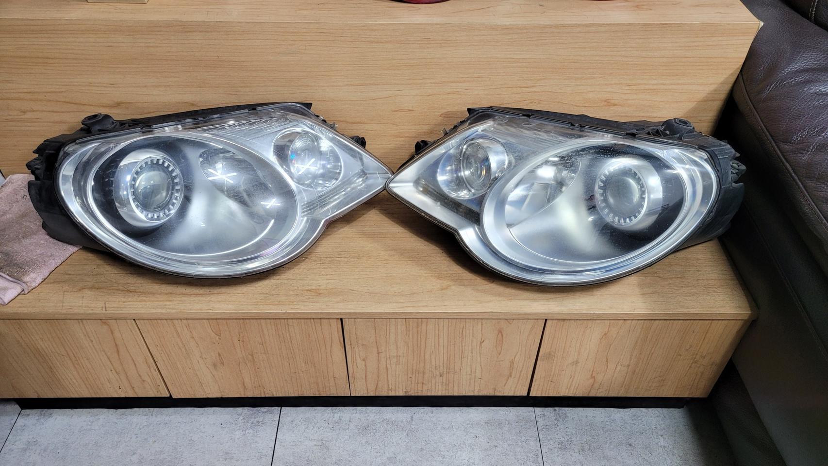 2008 폭스바겐 이오스 2.0 TFSI 헤드라이트or리어테일(뒷데루)