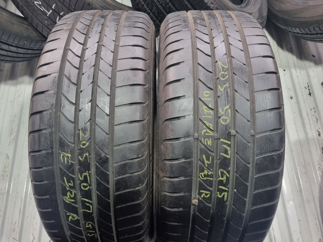 205 50 17 굳이어 런플렛 중고타이어 2본 판매합니다.