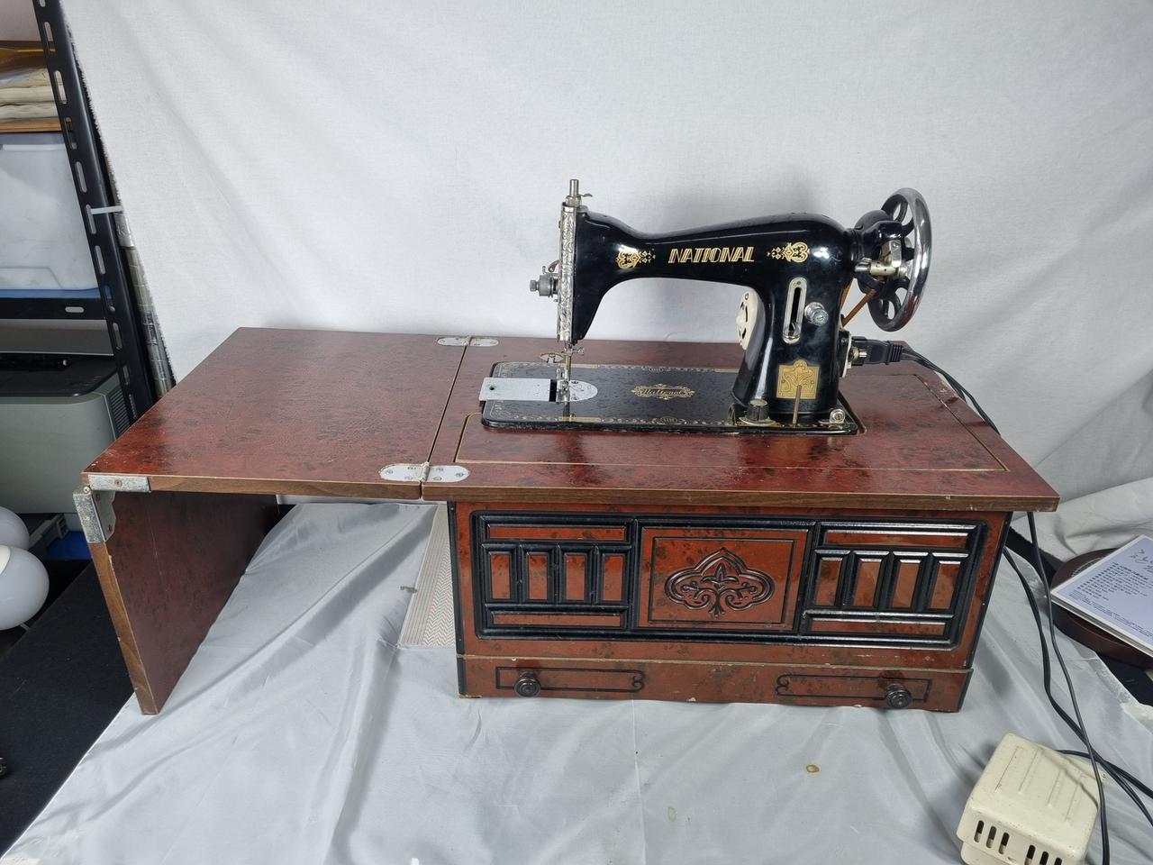 엔틱 전동식 재봉틀