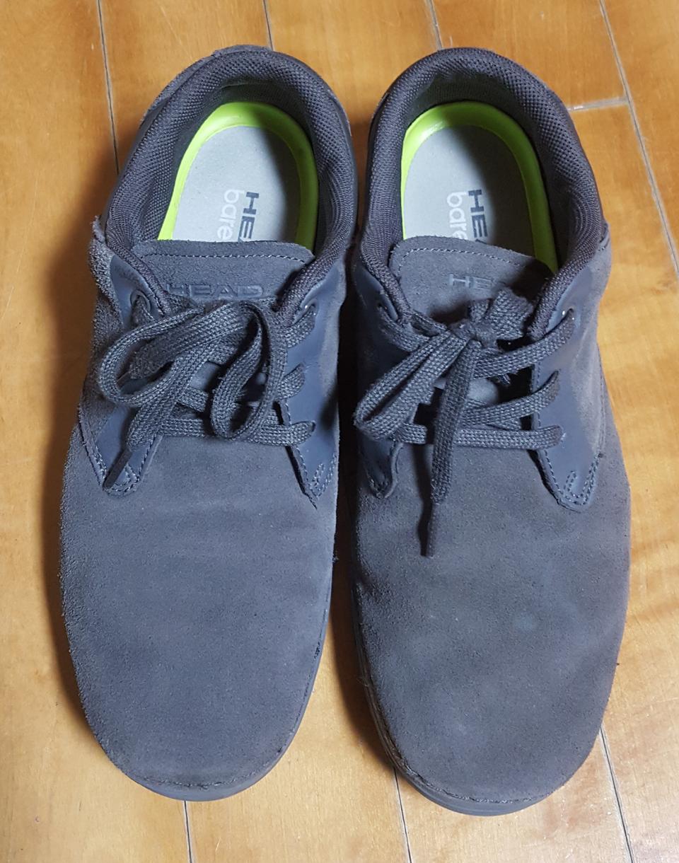 세무 회색 신발