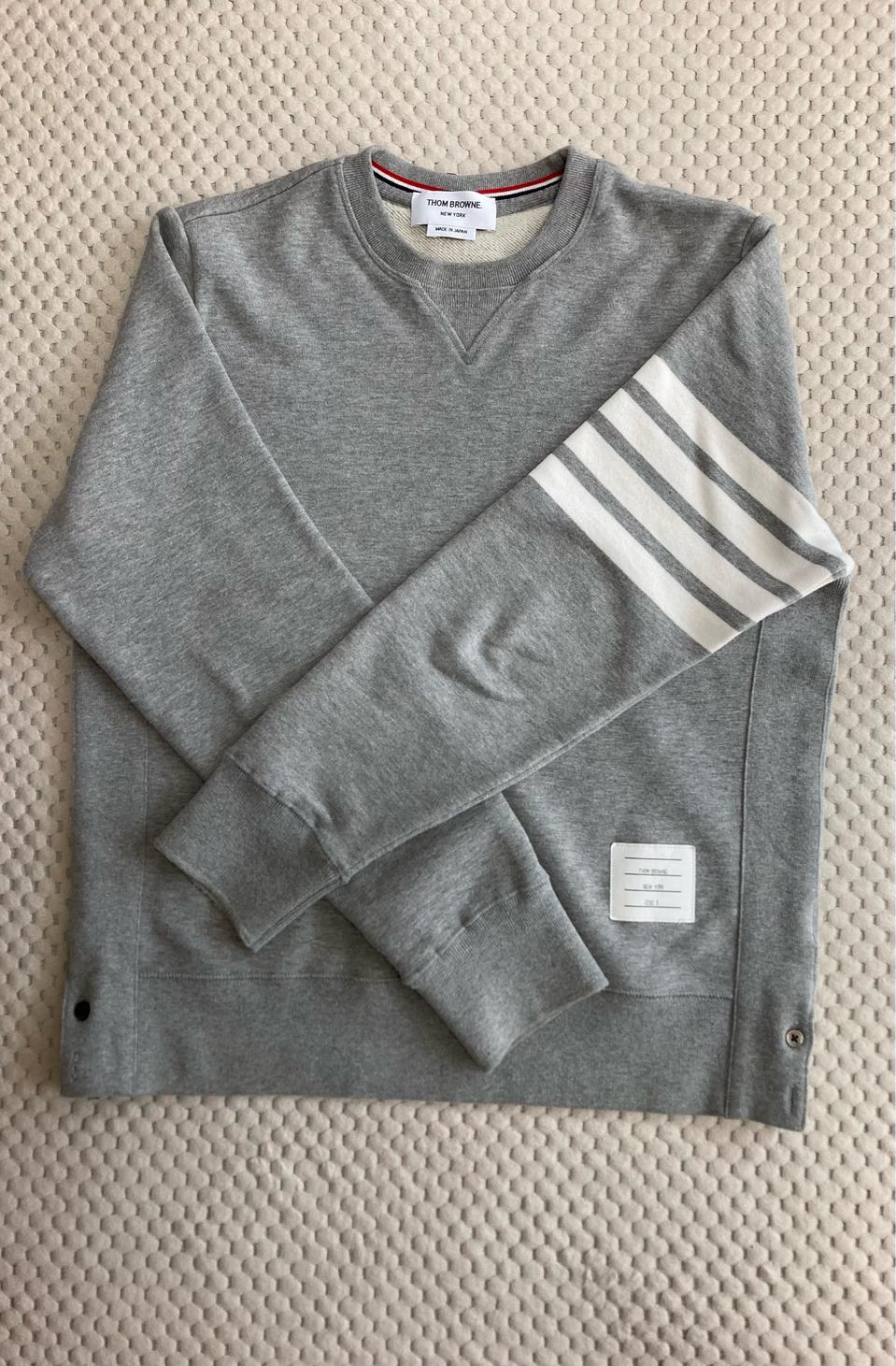 톰브라운 사선완장 맨투맨 3사이즈 그레이 새상품급