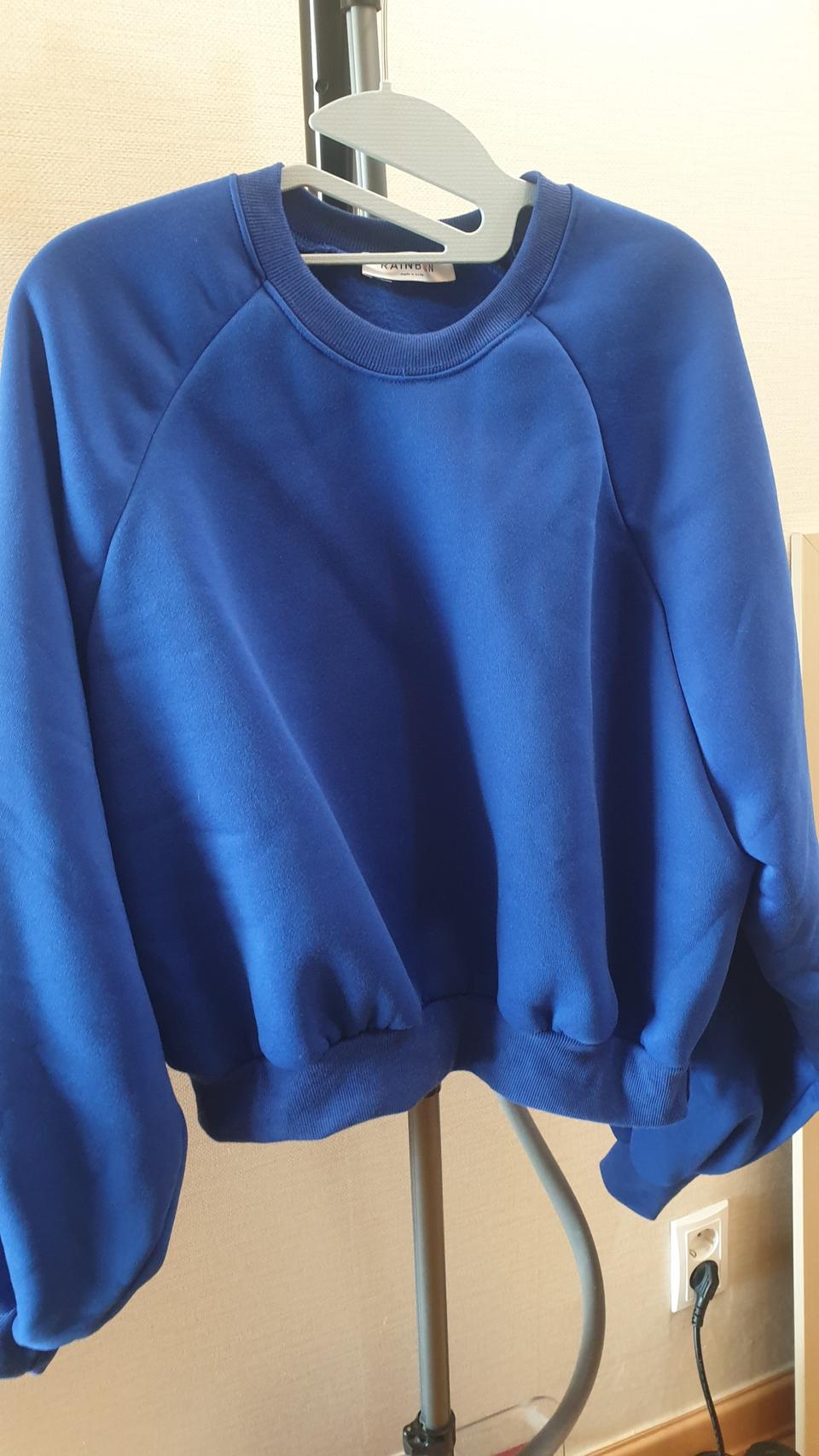 반크롭 기모티셔츠