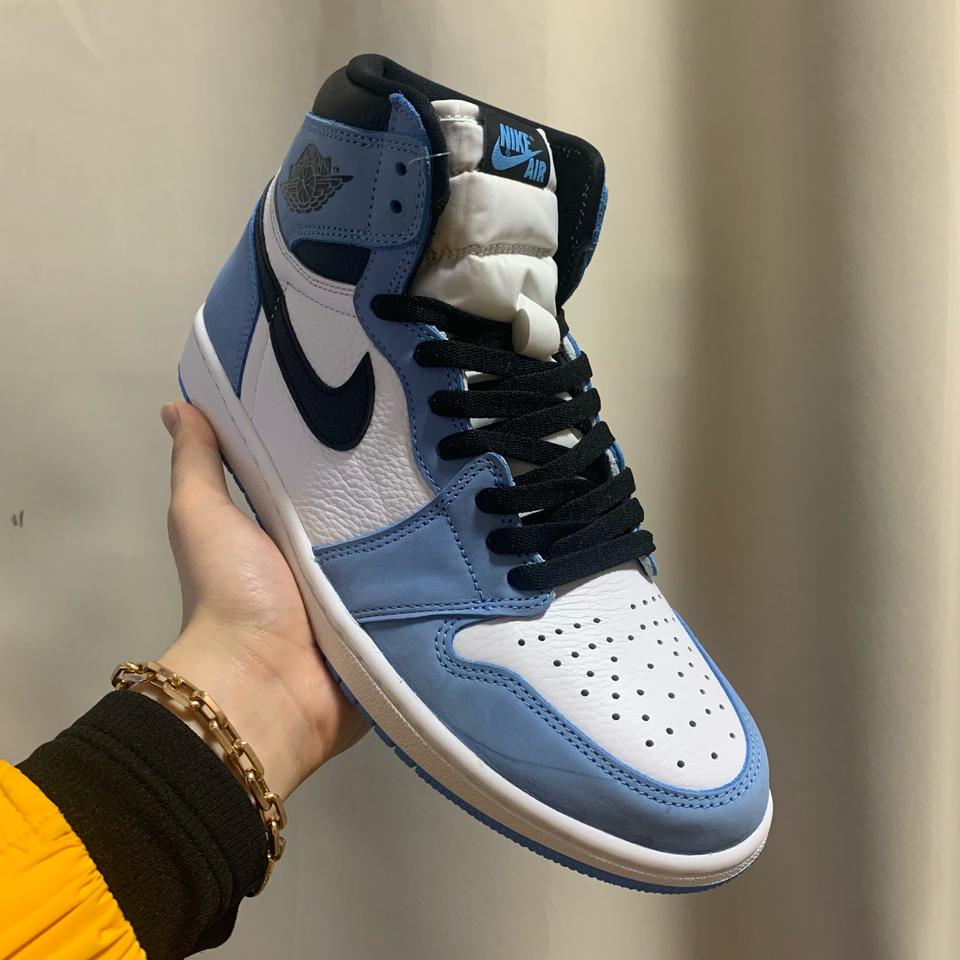 조던1 하이 유니버시티 블루 275 사이즈