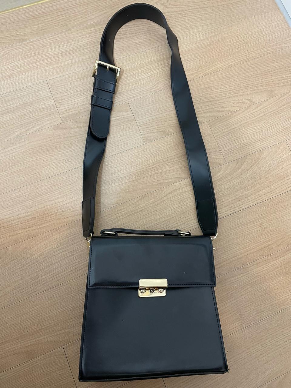 애나멜 크로스 숄더 토트백