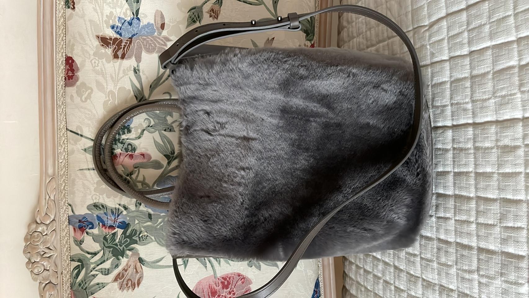 르베이지 무스탕백