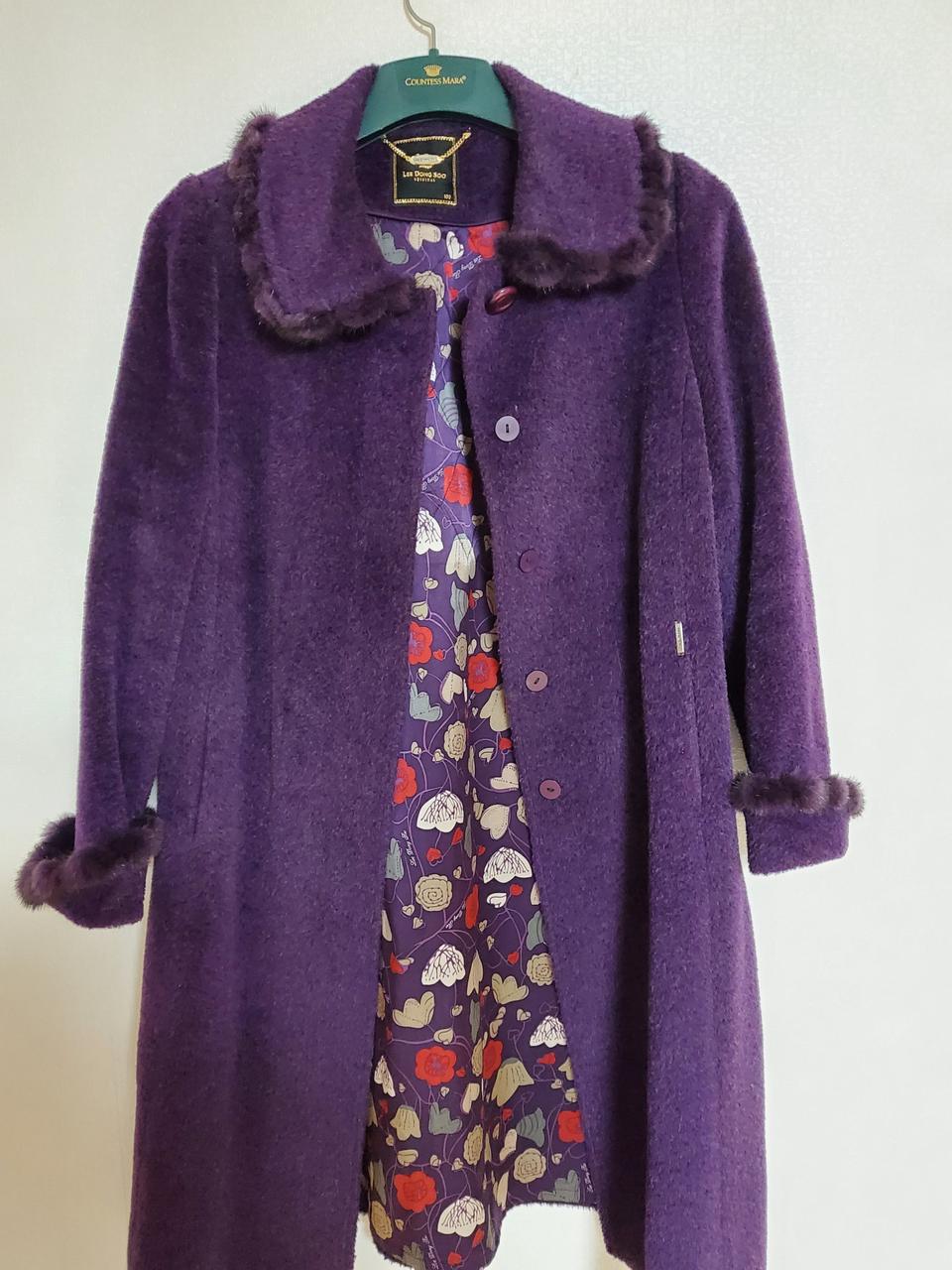 여성 겨울 코트 및 스커프