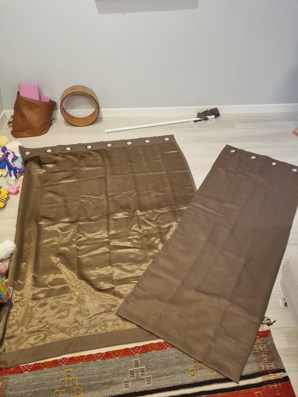 블라인드 팝니다.