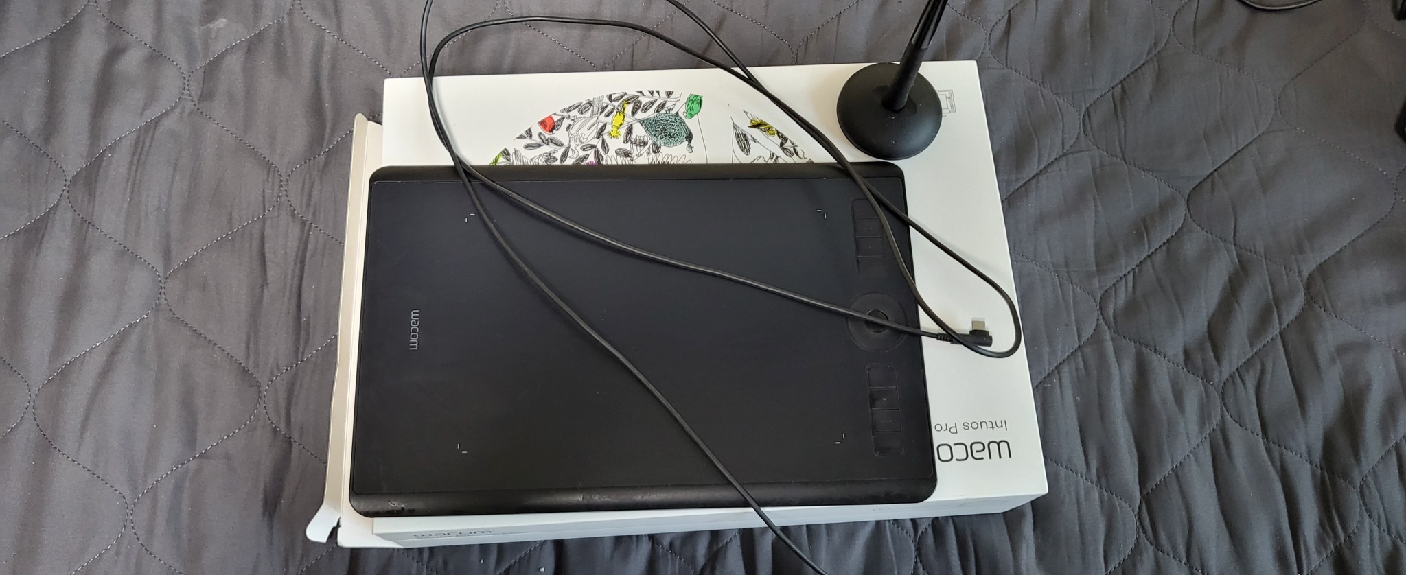 와콤 인튜어스 프로 페이퍼 에디션 중고로팝니다.