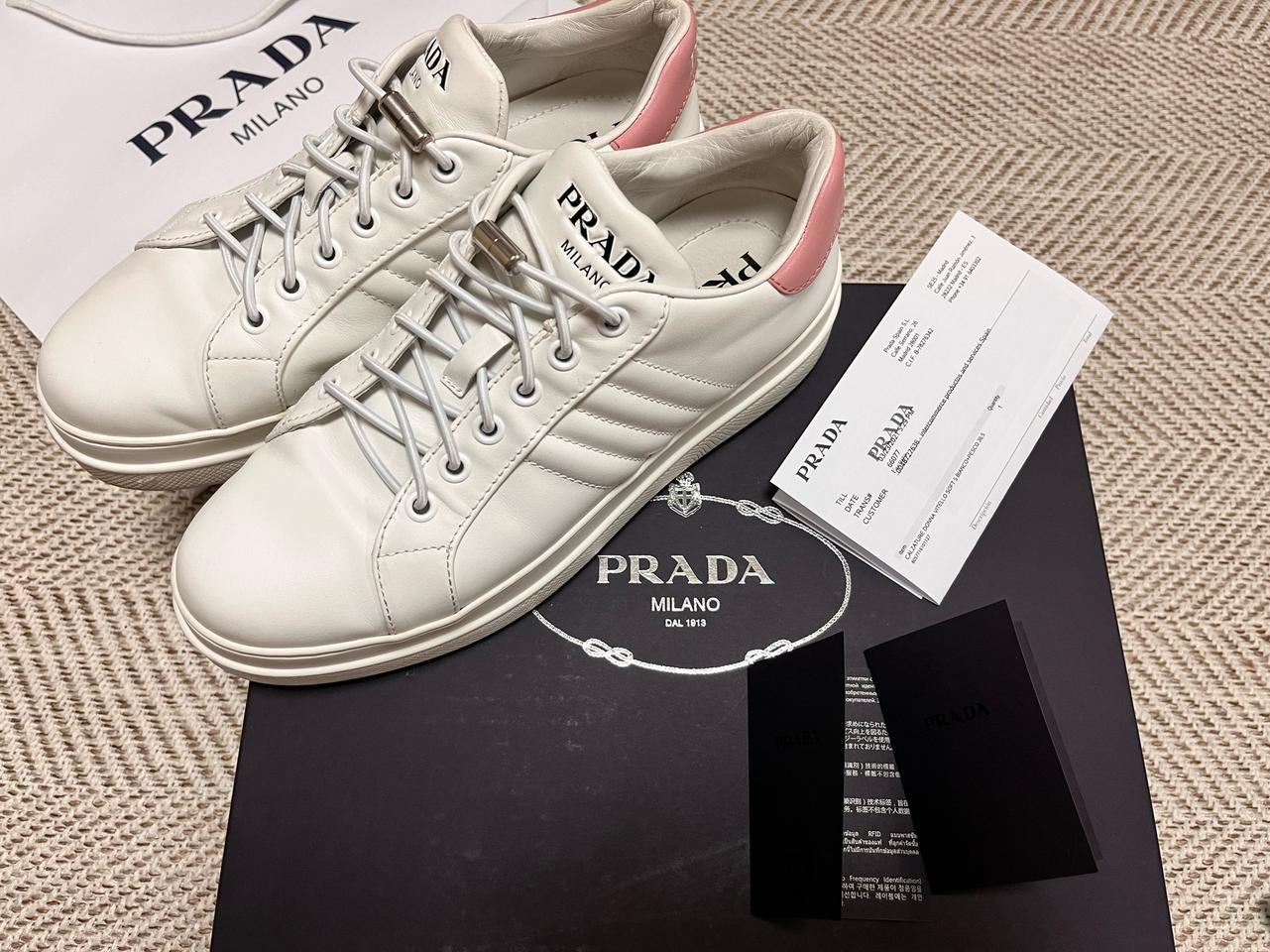 프라다 여성스니커즈